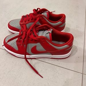 NIKE DUNK LOW RETRO, Medium Grey/ Varsity Red-White